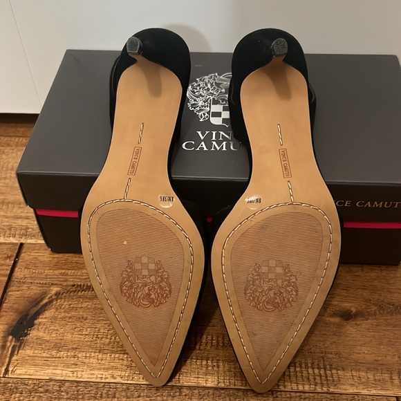 Vince Camuto VC-Kolissa black suede sling back kitten, heel shoes, size 8. - Picture 6 of 7